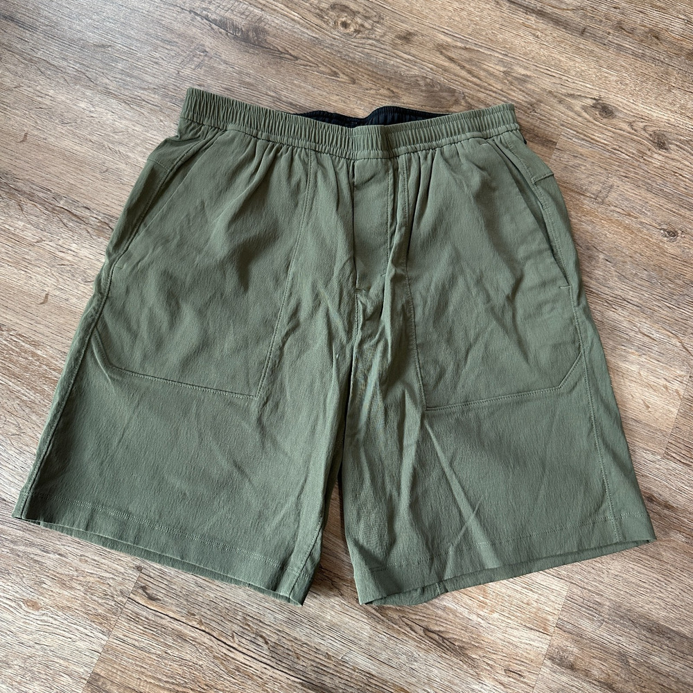 Lululemon Mens Bowline Shorts Size Medium Green Drawstring Outdoor Spring